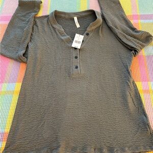NWT Women’s Long Sleeve Waffle Henley Top - gray